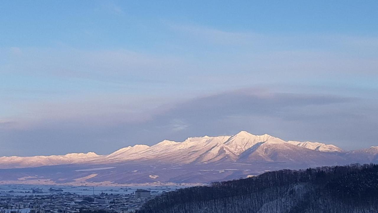 Ituka Furano e Guest House Bagian luar foto